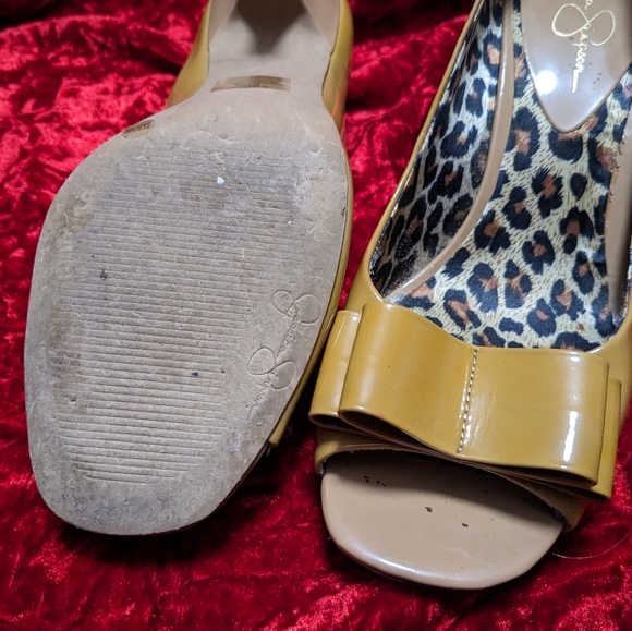 Caramel patent open toe pumps with bow by Jessica Simpson - Picture 6 of 8